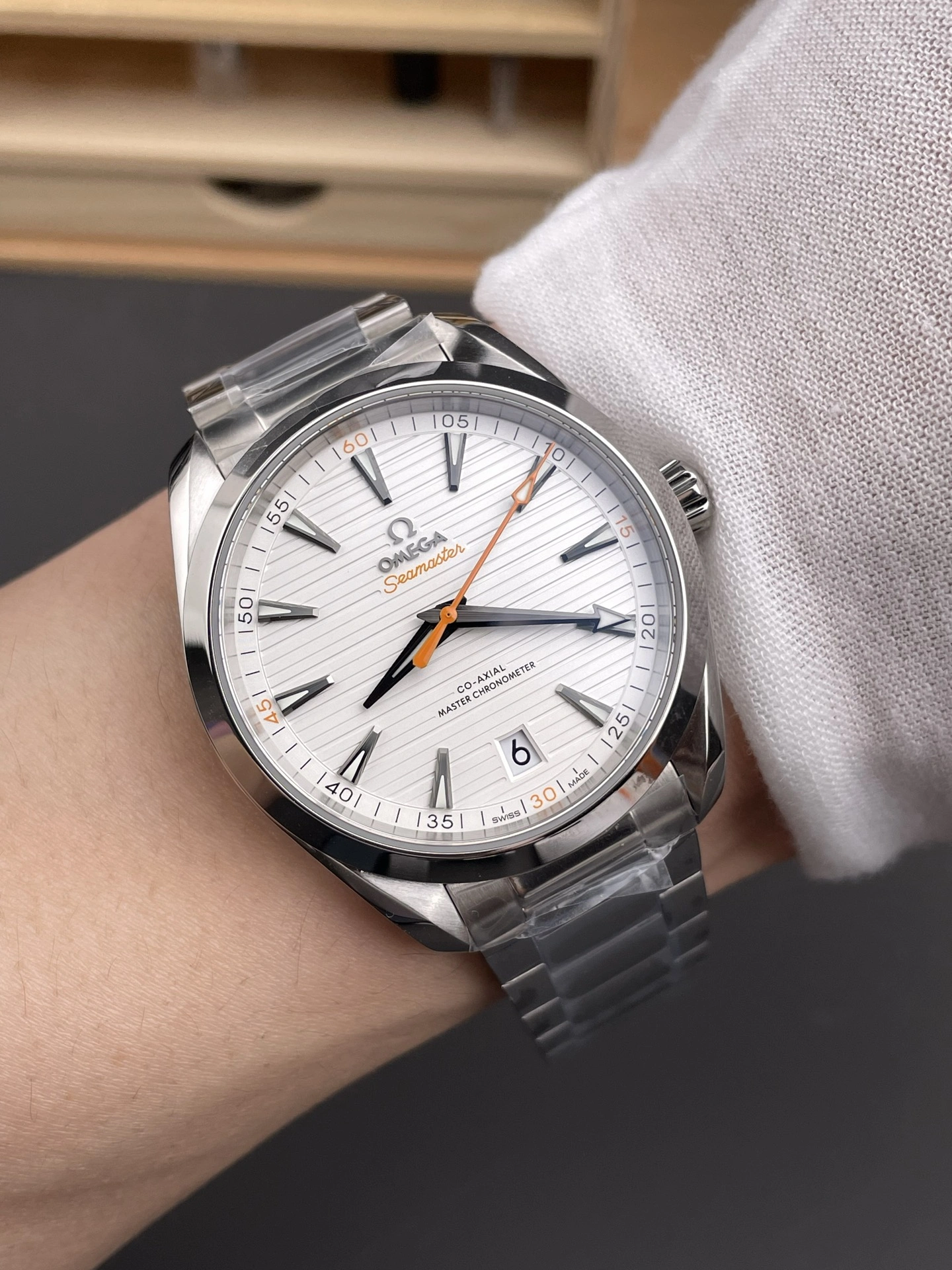 CBD Factory Omega Seamaster Aqua Terra 150M 41mm White Dial Orange Accents (220.10.41.21.02.001) 1:1 Super Clone – DD8900 Movement Affordable 271